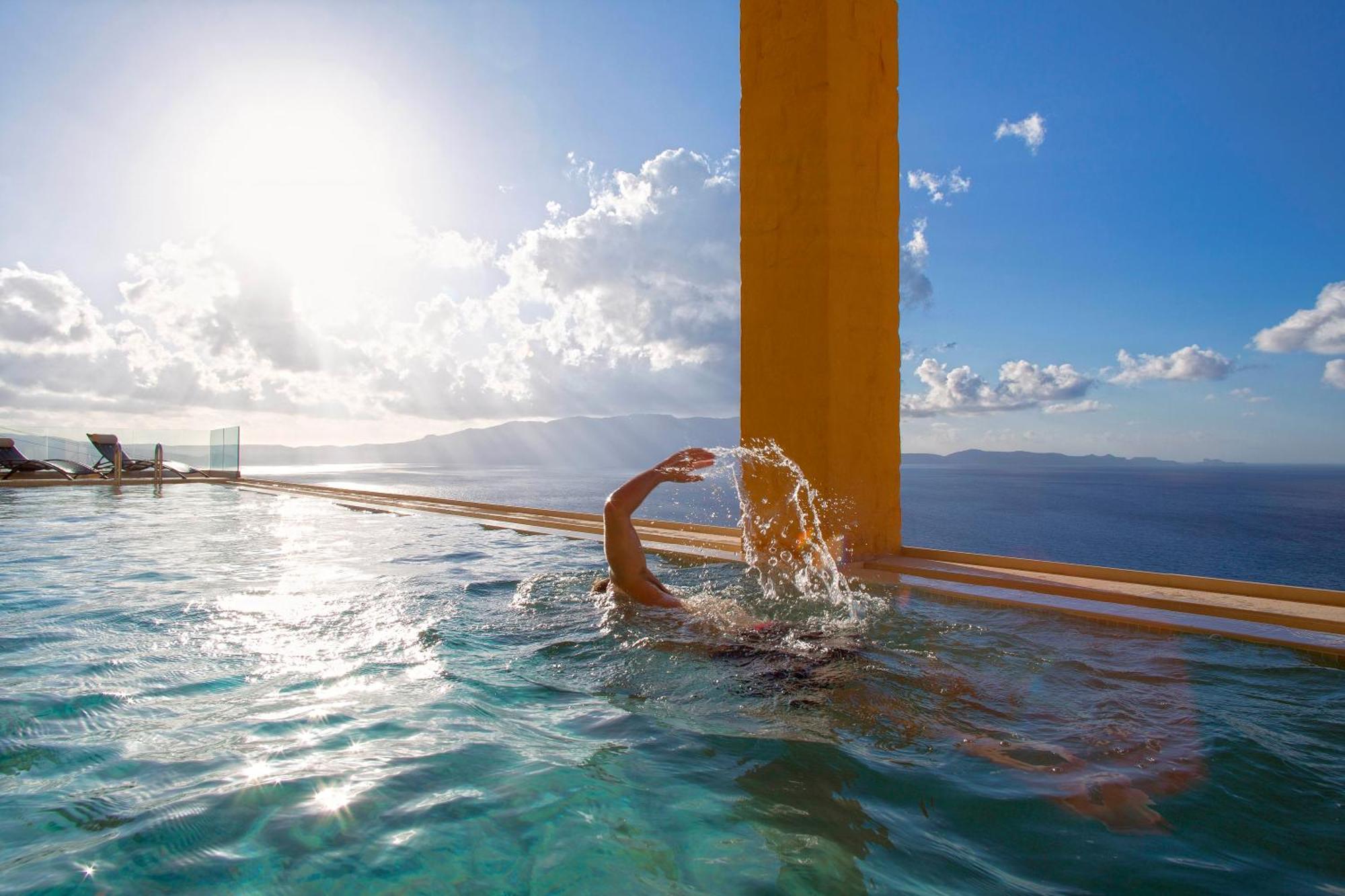 Beachfront Ravdoucha Epavlis Eleni Villa - Pool, Hot Tub, Gym, Sauna, Private Parking, Wifi Chrissi Akti Chania Exterior foto